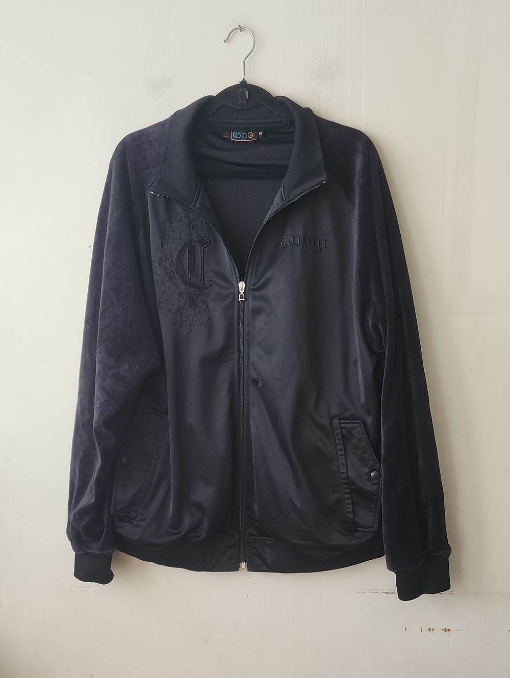 COOGI Black Men's Lightweight Zip Jacket.